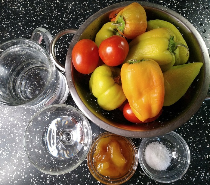 ингредиенты для маринования помидор