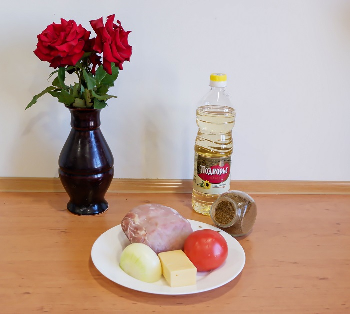 ингредиенты для запеченной свинины с помидорами